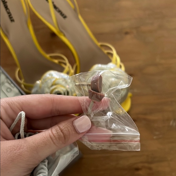 Gold and Yellow Stiletto Heels with Slingback Strap - Picture 9 of 9